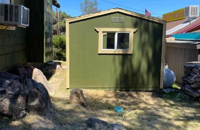 Pine Valley Country Charmer- 2 Bed 1 Bath House Gallery 1
