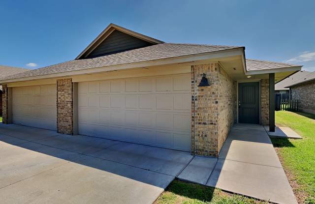 2 Bedroom 2 Bath Duplex Close To Tinker AFB Gallery 3