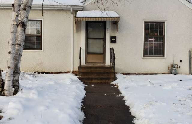 1945 Hawthorne Avenue East photos photos