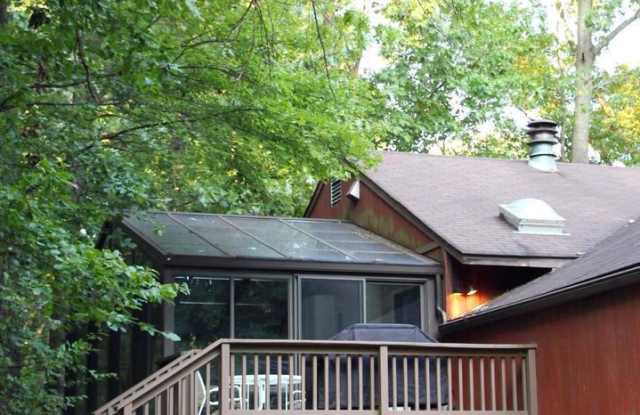 1907 RAMSTEAD LANE Gallery 2