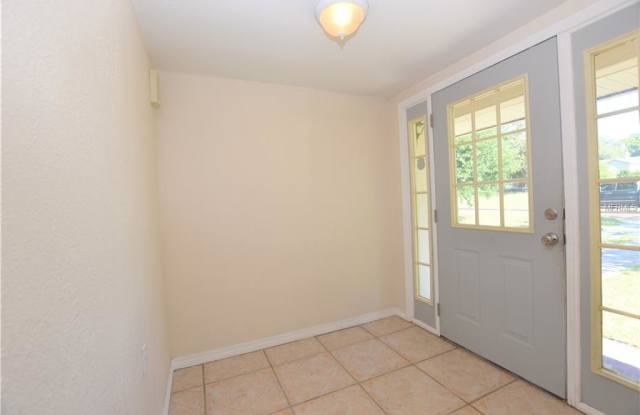 827 GLENDALE STREET Gallery 2