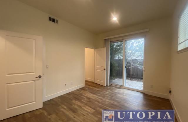 Beautiful and Spacious 3-bedroom, 3.5-bathroom Townhouse Located in the heart of Seabright. Gallery 3