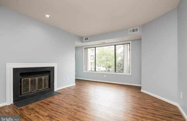 9714 HELLINGLY PLACE Gallery 4