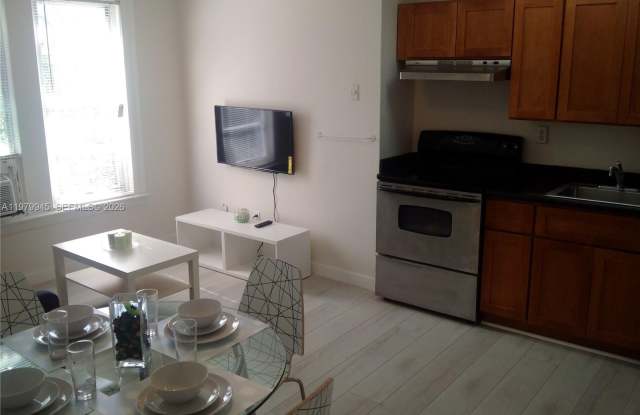 842 Meridian Ave photos photos