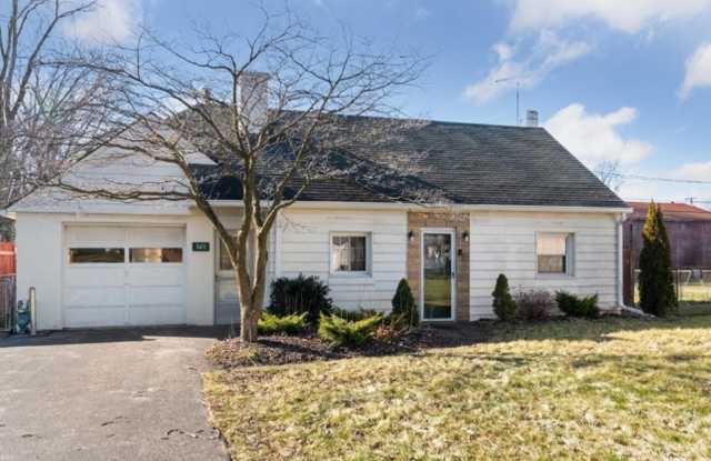 Cute 2 Bed 1 Bath Located by University of Toledo photos photos