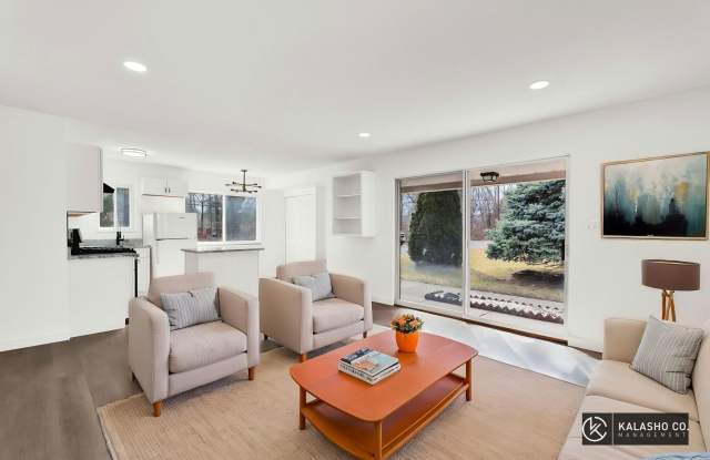 Shelby Courts photos photos