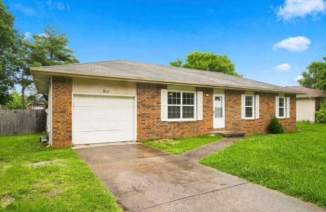 Charming 3 Bedroom Home with Washer & Dryer, Garage & Storage Shed Gallery 3