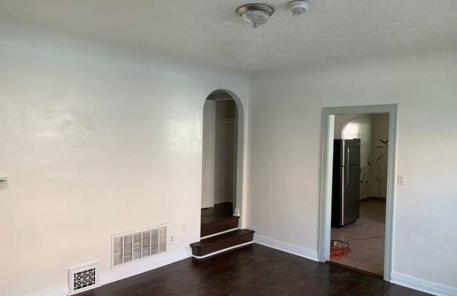 1067 South Citrus Avenue Gallery 3