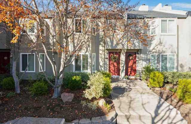 Spacious 2BD/1.5BA Townhouse in Walnut Creek Available for rent!!! photos photos