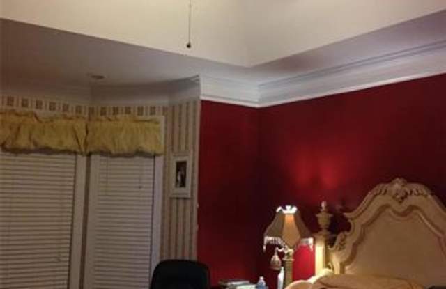 1300 Goldsboro Court Gallery 4