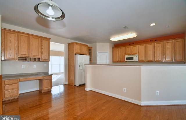 1952 BLAIR COURT Gallery 4