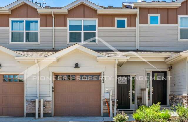 Beautiful Townhome with Attached Garage and Central A/C Gallery 1