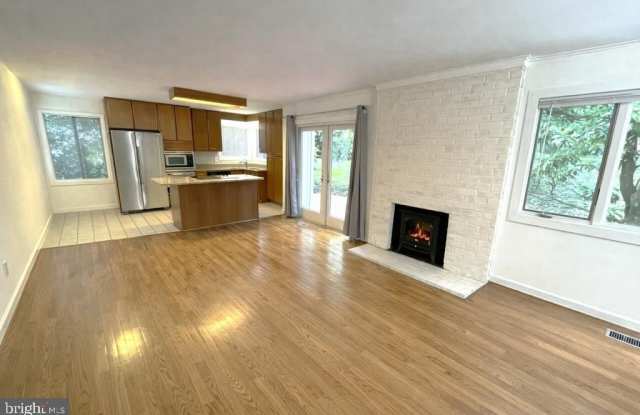 7220 VISTAS Lane Gallery 2