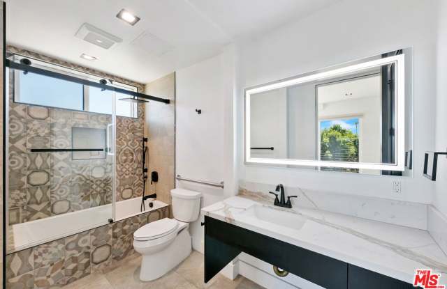 10842 Victory Boulevard photos photos 10842 Victory Boulevard photos photos