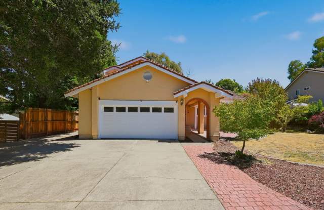 3-Bedroom, 2-Bath Brown's Valley Home with Separate Owner Suite photos photos