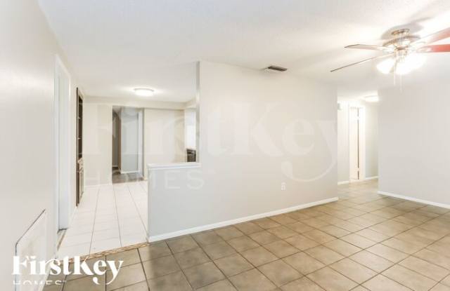 10816 Leeds Road - 10816 Leeds Road, Bayonet Point, FL 34668