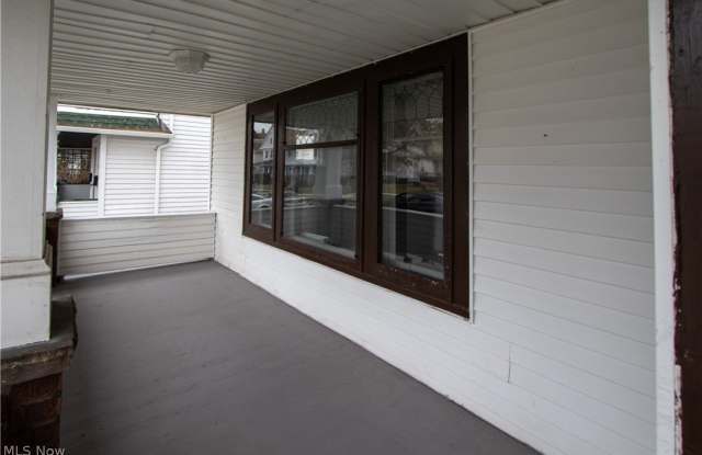 1931 W 74 Street Gallery 3