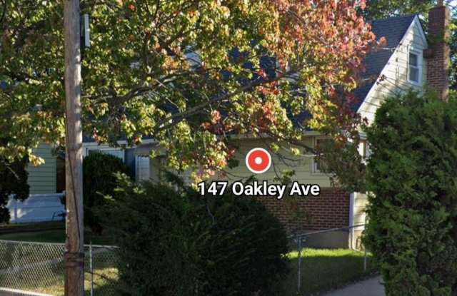 147 Oakley Avenue unit: Walk-In-Level - 147 Oakley Avenue, Elmont, NY 11003
