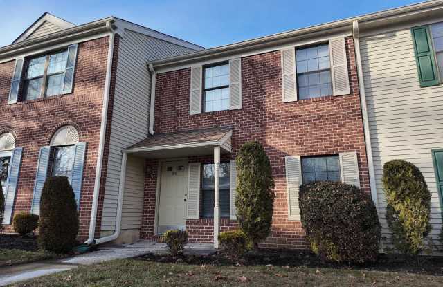 53 Greenwich Dr photos photos