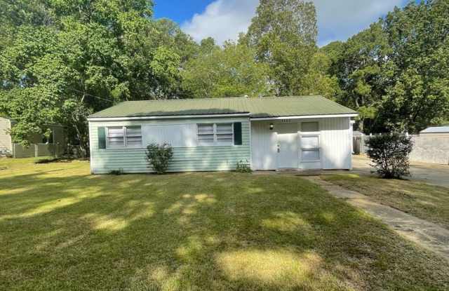 New Listing! 3465 Dundale Rd Montgomery, AL 36109-5142 photos photos