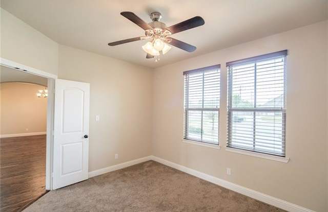 5201 Runnymede Court Gallery 4