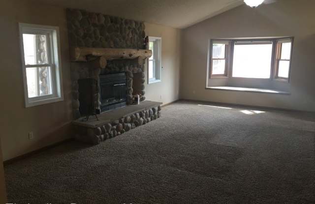 18020 Briarhaven Ct. Gallery 3