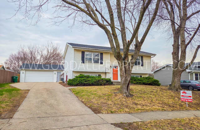 4 Bedroom 2 Bathroom Home in Altoona with a 2-Car detached garage Gallery 1
