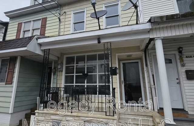 419 West Lloyd Street Gallery 1