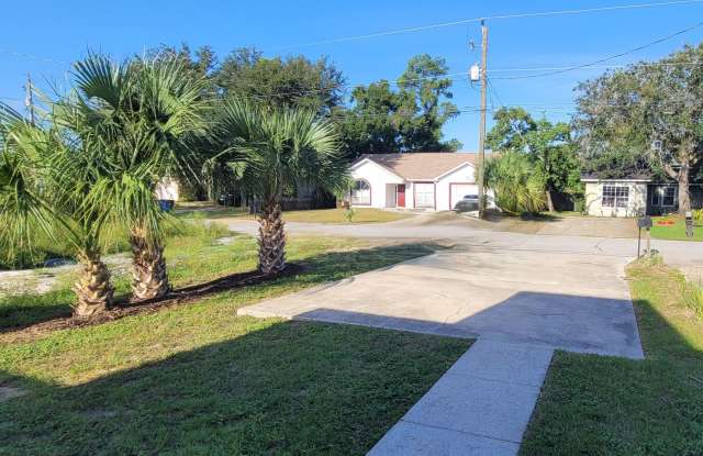 2 Story 2 Bedroom 2 Bath Townhome Centrally Located Gallery 4