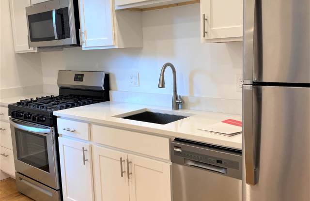 32 Robinwood Avenue - 8 photos photos