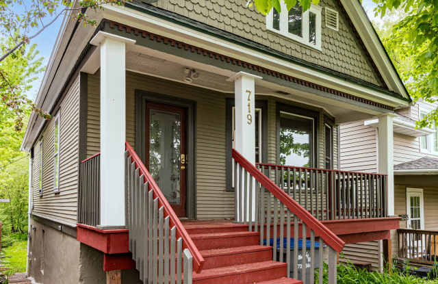 719 E 8th St photos photos