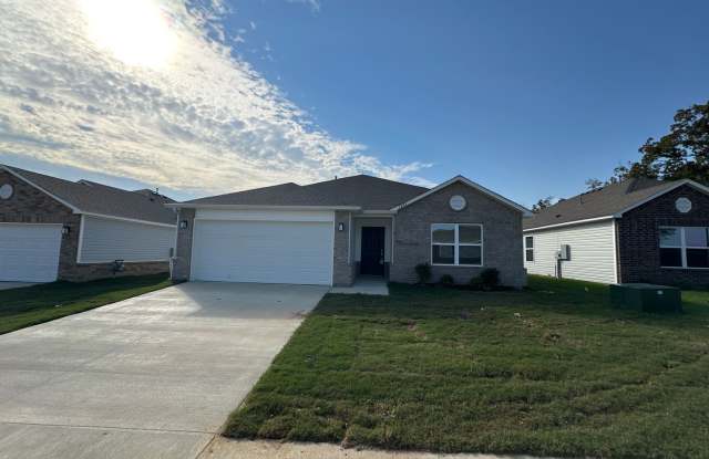 SECURE YOUR NEW HOME! | PRE-LEASING NOW | 3-BED, 2-BATH HOME | CLAREMORE Gallery 4
