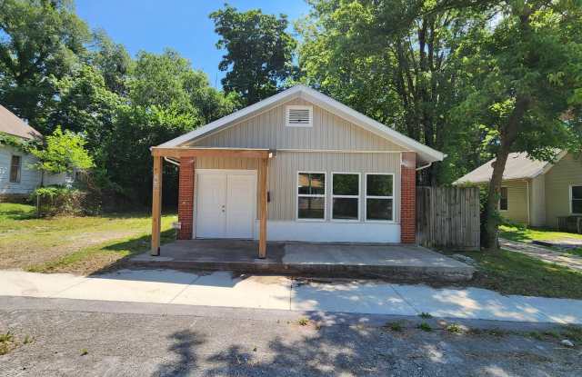 Spacious 3-Bedroom, 1-Bathroom Home AVAILABLE NOW!! photos photos