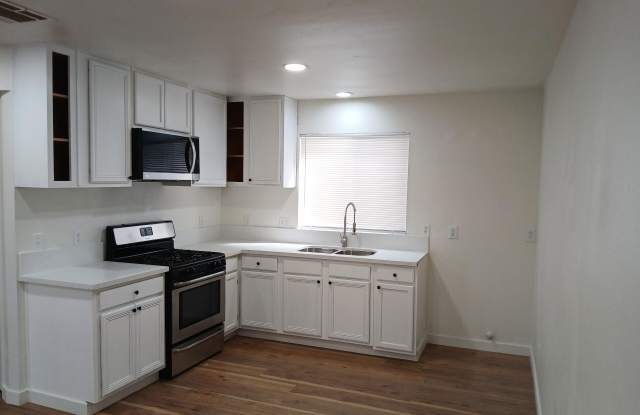 15586 L Street photos photos