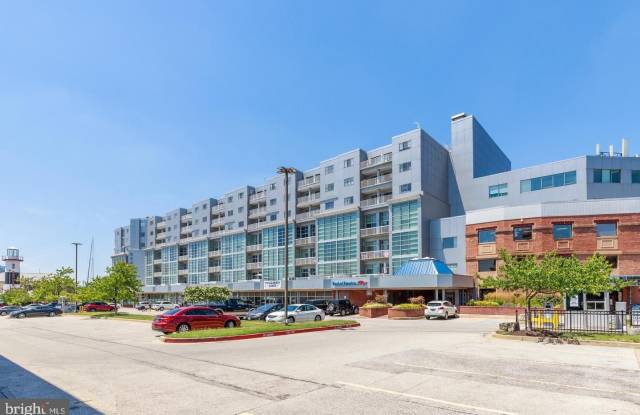 2702 LIGHTHOUSE Point E Gallery 1
