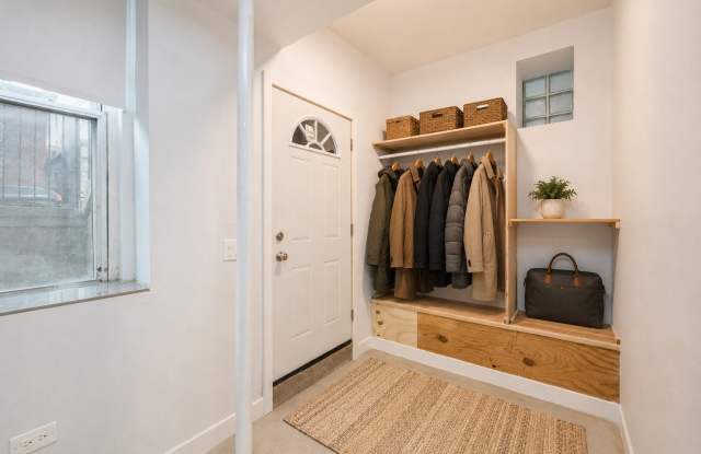 724 W 18th Street Gallery 3