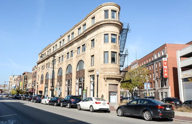 3325 North Lincoln Avenue - 3325 North Lincoln Avenue, Chicago, IL 60657