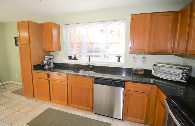 16190 Taconic Cir Gallery 3