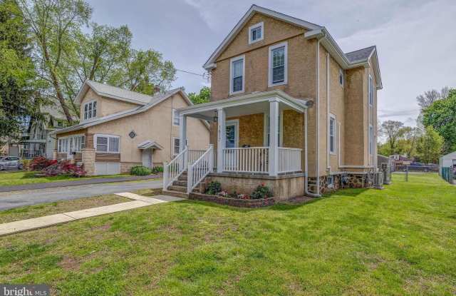 1817 MEETINGHOUSE RD - 1817 Meetinghouse Road, Boothwyn, PA 19061