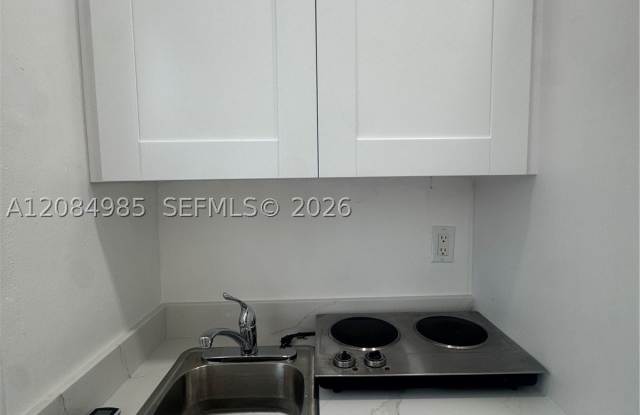 19340 Bel Aire Dr Gallery 3