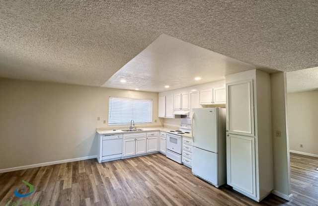 $3795 - 3 Bed/2 Bath Home on a Cul-de-sac near Coyote Creek in South San Jose/Small pet friendly! Gallery 4