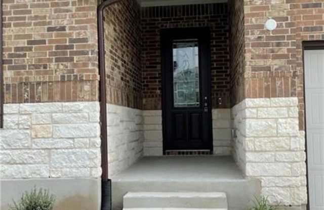 6500 Golden Bough LN Gallery 3