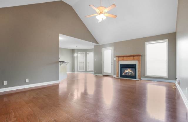 Pet Friendly Three Bedroom! Gallery 4