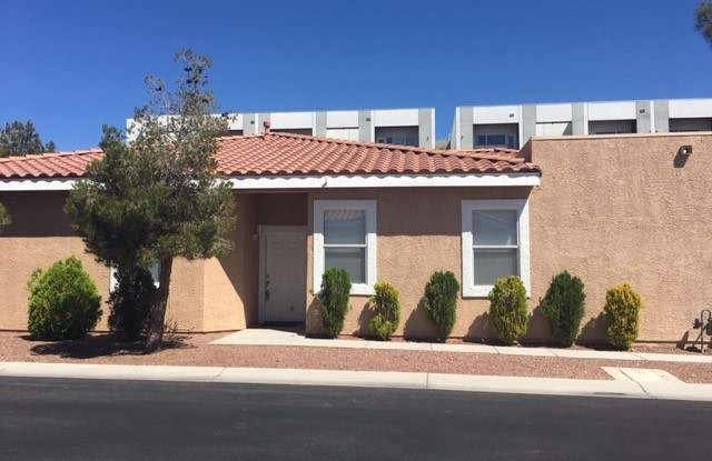 single story townhome Gallery 1