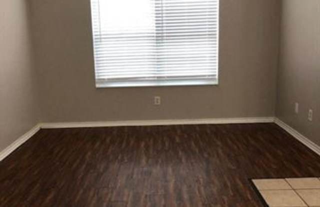11915 Averett Court Gallery 3