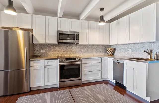 Hale Studio Condo with Private Balcony! Available Now! Gallery 4