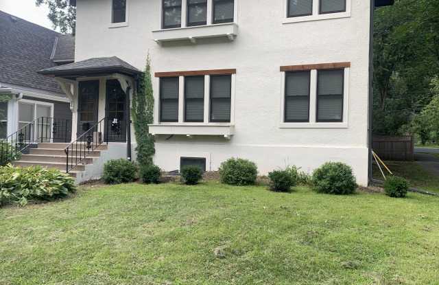 136 Melbourne Avenue Southeast photos photos