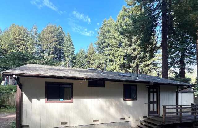 652 Grotzman Rd - 652 Grotzman Road, Arcata, CA 95521