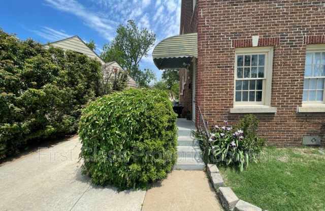 3029 1/2 NW 12th St photos photos