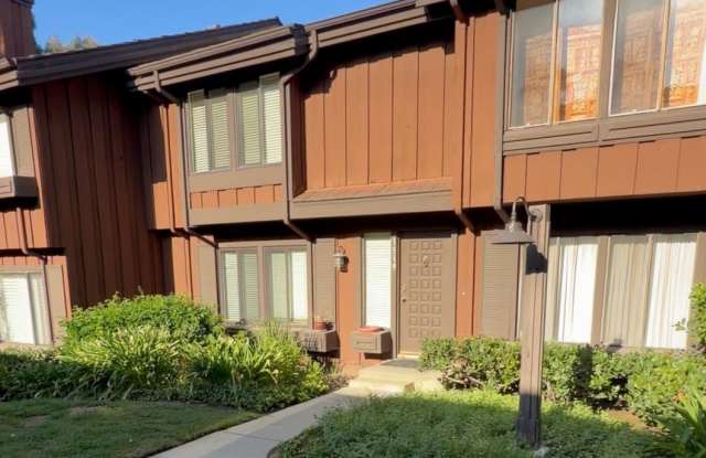 Spacious 2Bd 2,5Ba Townhome with 2 car garage photos photos Spacious 2Bd 2,5Ba Townhome with 2 car garage photos photos